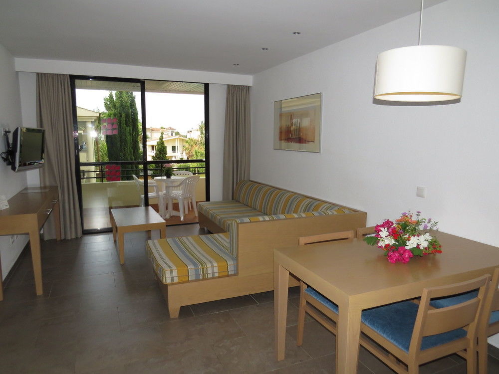 Aparthotel Bahia Pollensa 4*