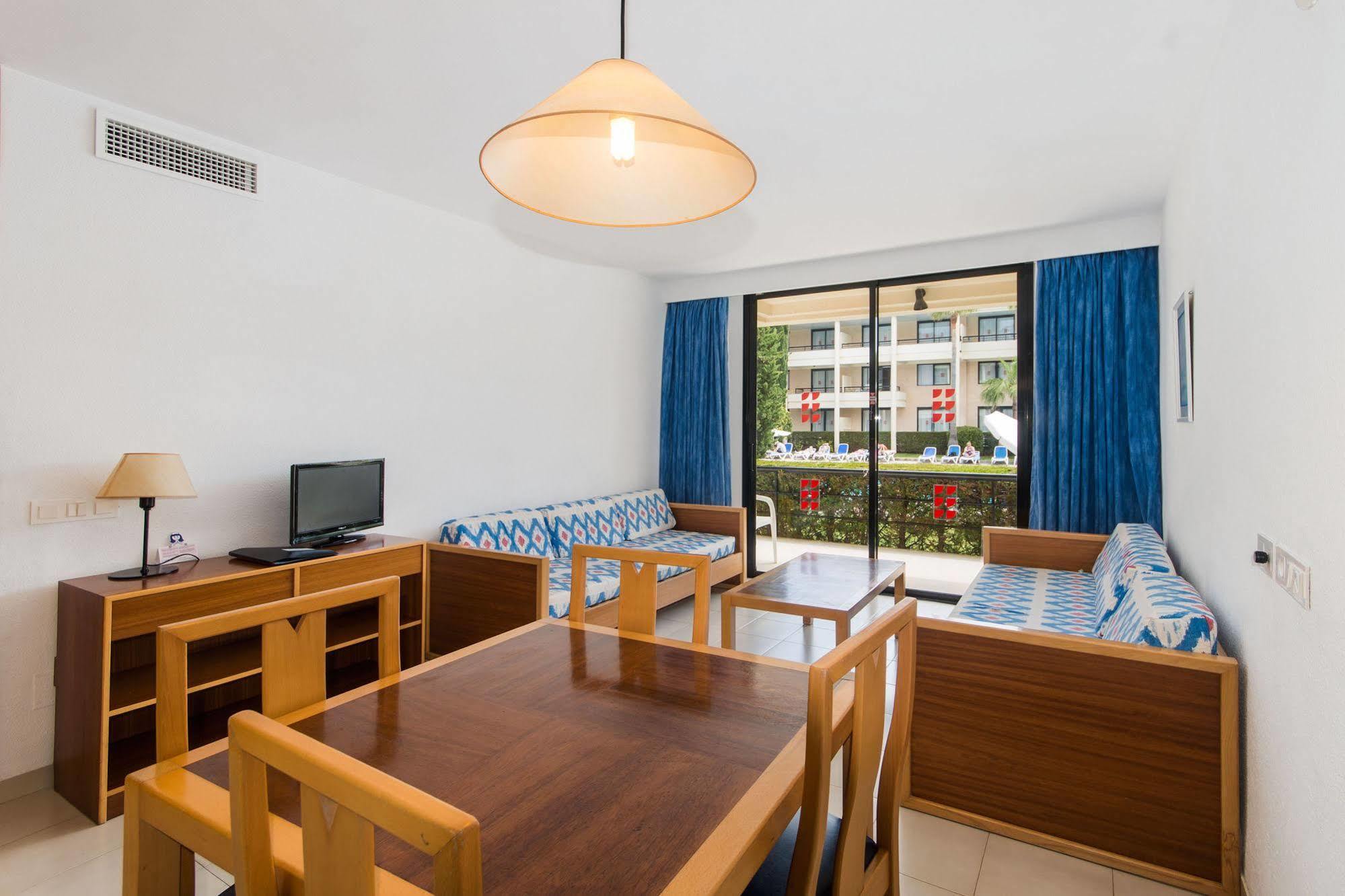 Aparthotel Bahia Pollensa 4*